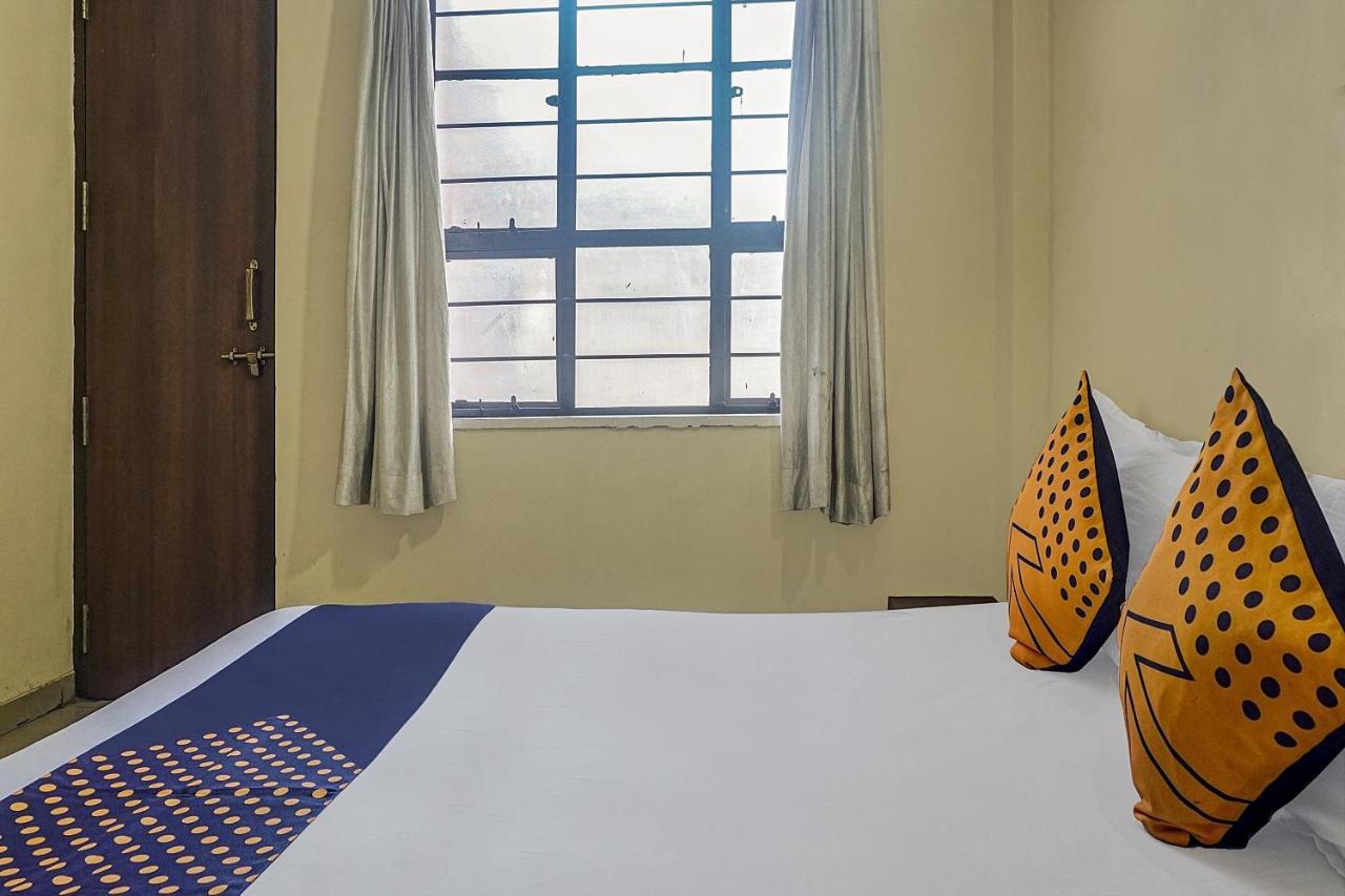 SPOT ON 75444 Hotel Kinara Lodging&Boarding Mangvadi Exterior foto